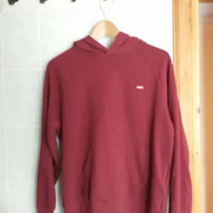 Levis tröja - Nästan ny Levis tröja storlek s säljer den för 200 kr + frakt