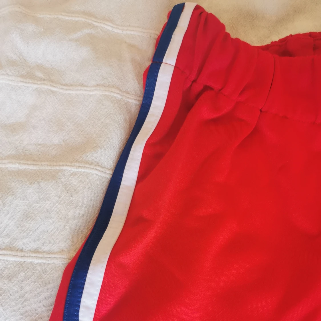 Stay Röda Shorts, strl S  - 90