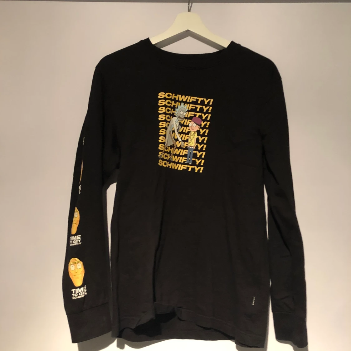 Svart rick and morty tröja