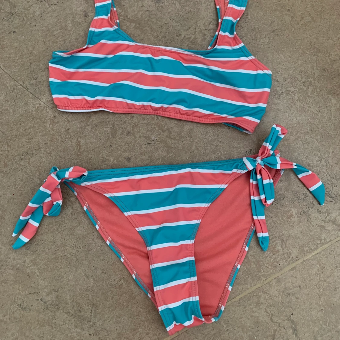 Randigt bikinisett - 90