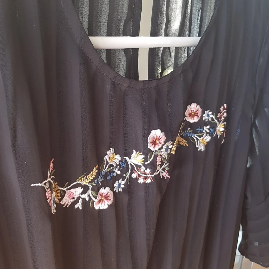 Gullig klänning  - 90