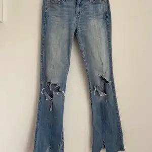Hollister jeans i storlek 24/31. Mycket bra skick❤️