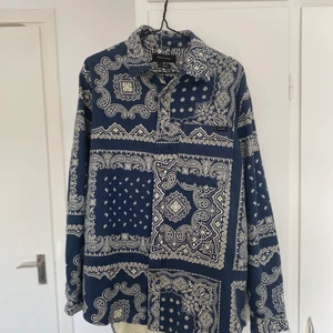 Urban Outfitters jacket - Bara använd i affären. Helt ny jacka. Kvitto finns kvar.