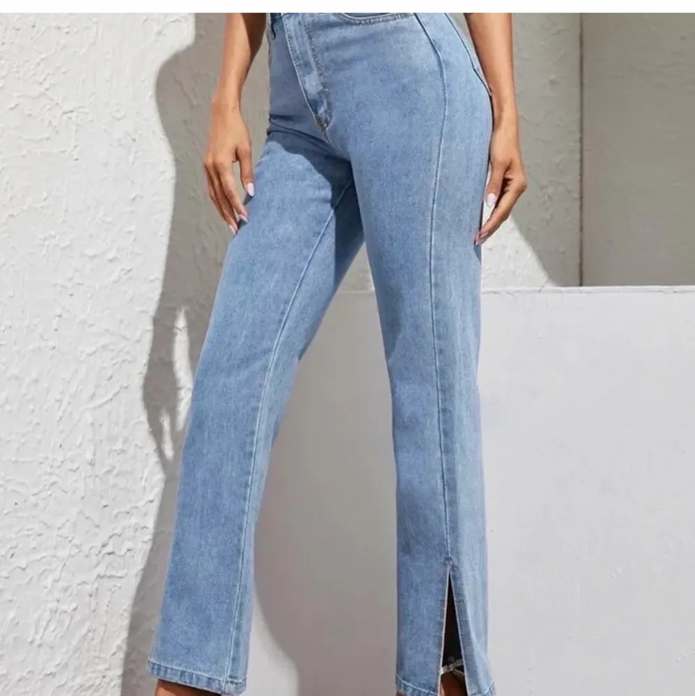 I helt nyt skicka har knappt använt dem om ni vill ha bilder på kom privat . Jeans & Byxor.