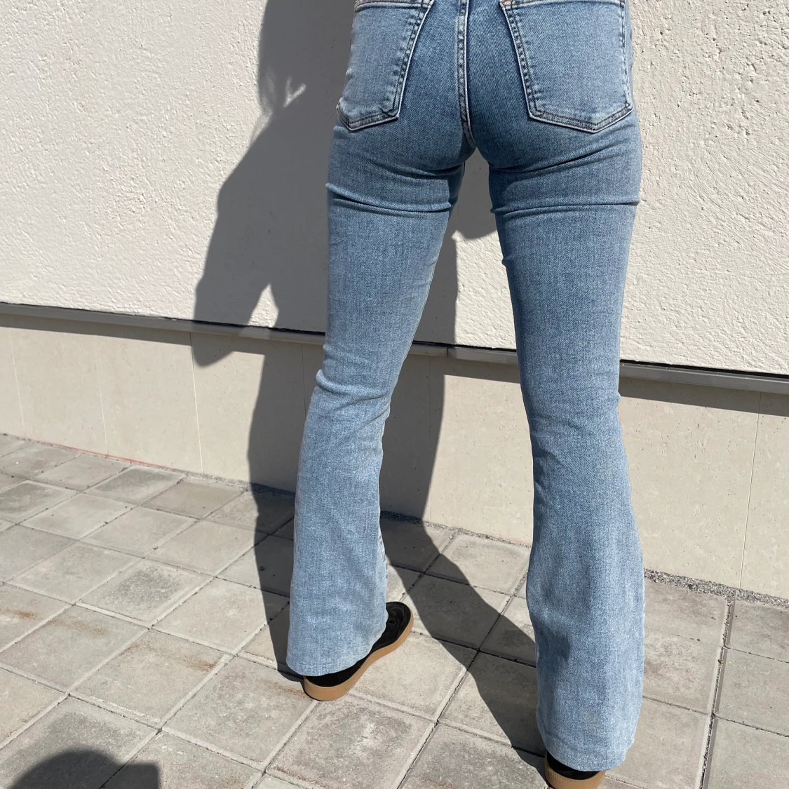 Blå bootcut/flare jeans - 91