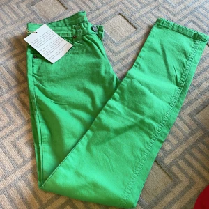 Jeans - Jeans som jag köpte i kina. Har aldrig använt dem pga de inte passar. 