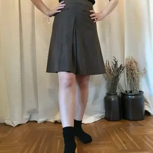 Jättefin kjol jag tycker väldigt mycket om men som tyvärr aldrig kommer till användning 