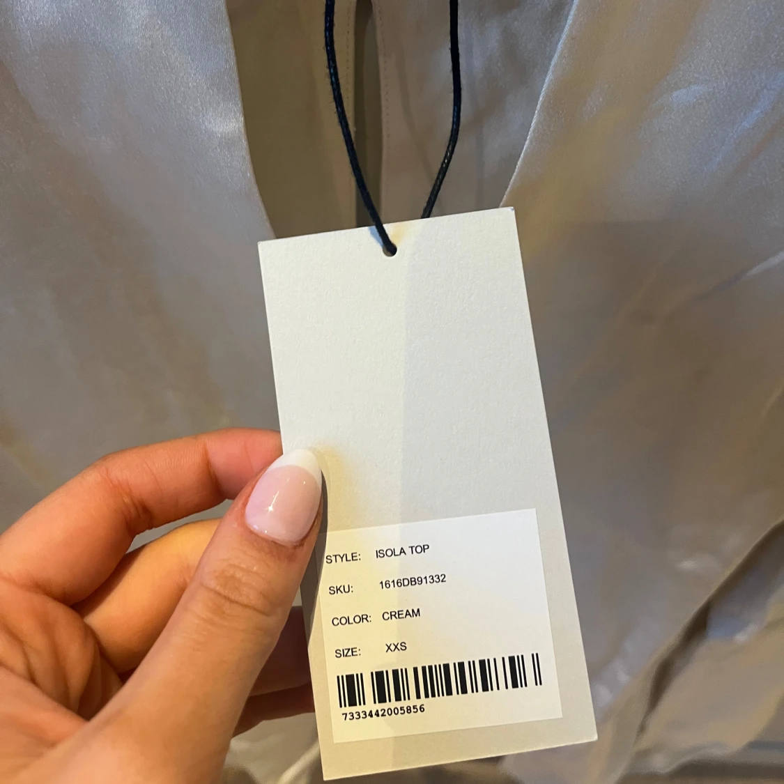 Krämfärgad blus från Avora - 3