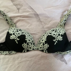 ✨Intimissimi bh✨ - Gioia push up bh från intimissimi❣️inte använd särskilt mycket så den är i jättefint skick🫶