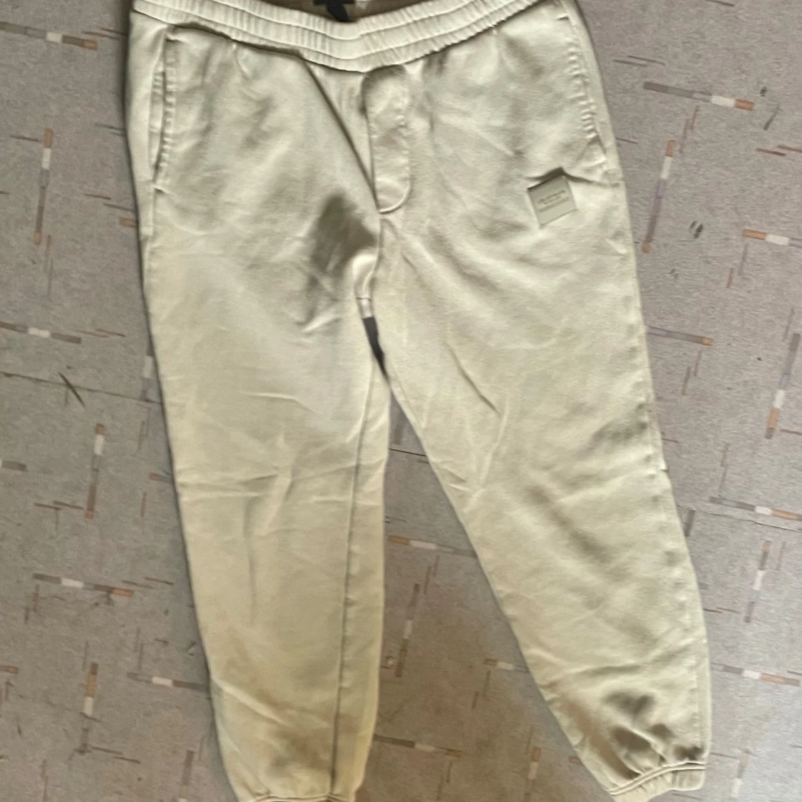 Beige mjukisbyxor från H&M - 4