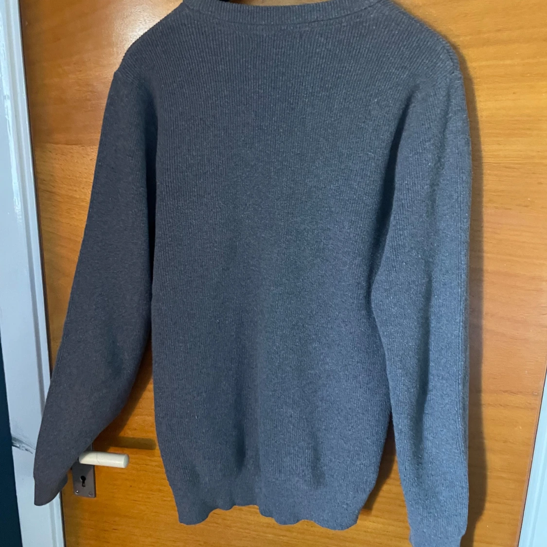 Grå tröja från S.C.W. - 2