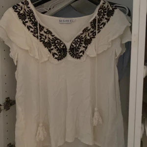 Blus från Desires - Super fin blus som jag knappt använt