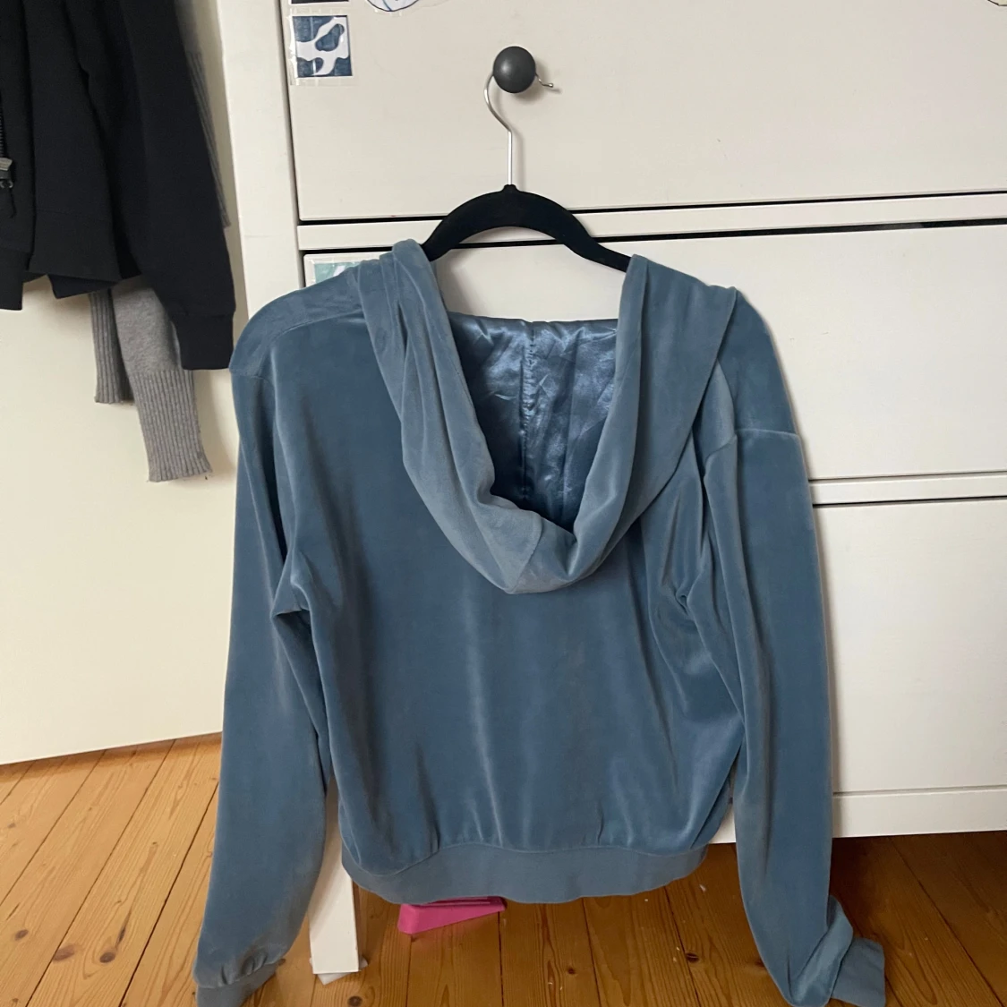 Blå hoodie från Lindex - 4