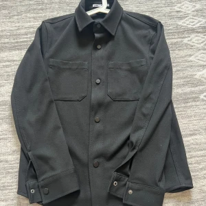 Zara overshirt - Använder ej därför jag säljer.  inga skador!