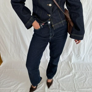 Mörkblå jeans - Mörkblå jeans