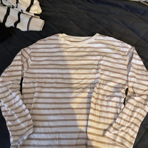 Tröja/sweter - Typ ny