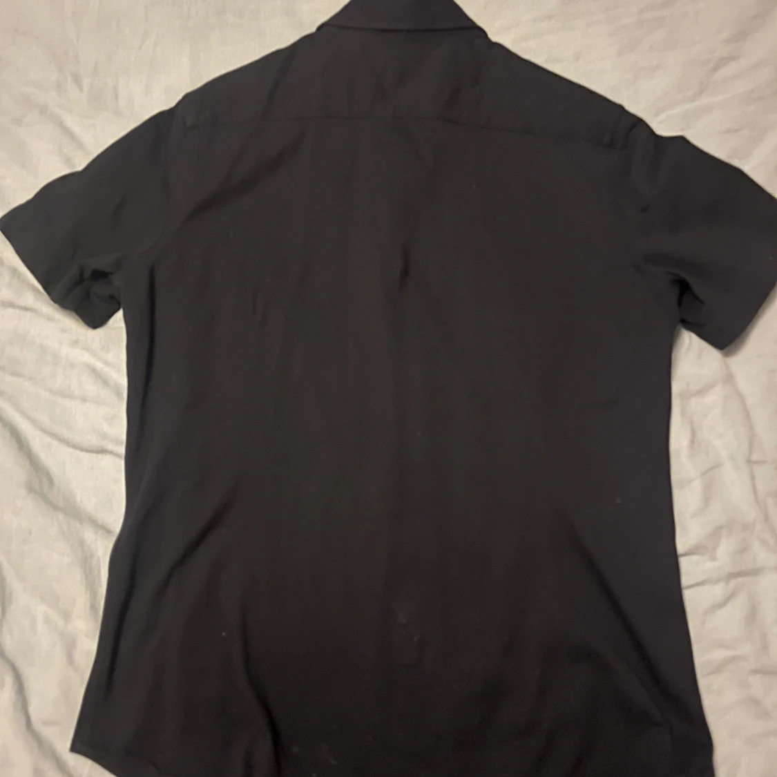 Svart kortärmad skjorta från Massimo Dutti - 2