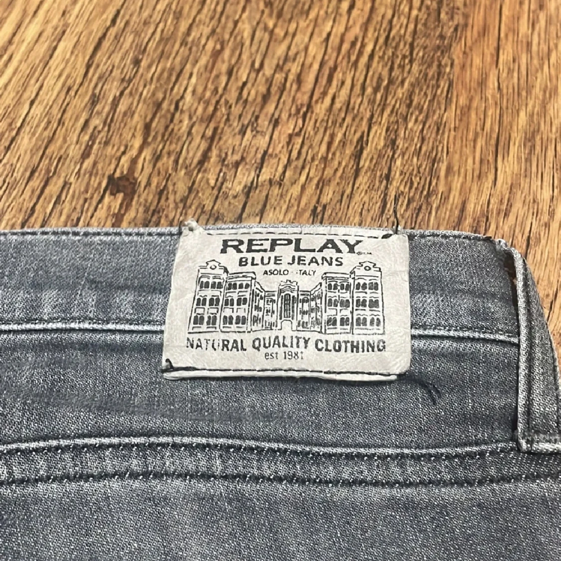 Grå jeans från Replay - 3