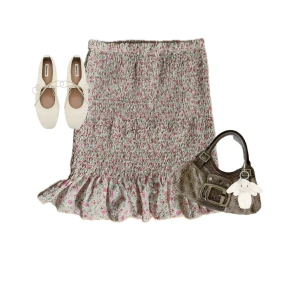 Blommig figurnära kjol - Super söt kjol med figurnära modell samt volanger längst ner. Mycket stretch! Aldrig använd 🌸   ★ Storlek: XS (kan funka som XXS och S)  ★ Skick: 10/10   ★ OBS färgerna kan se annorlunda ut i verkligheten!