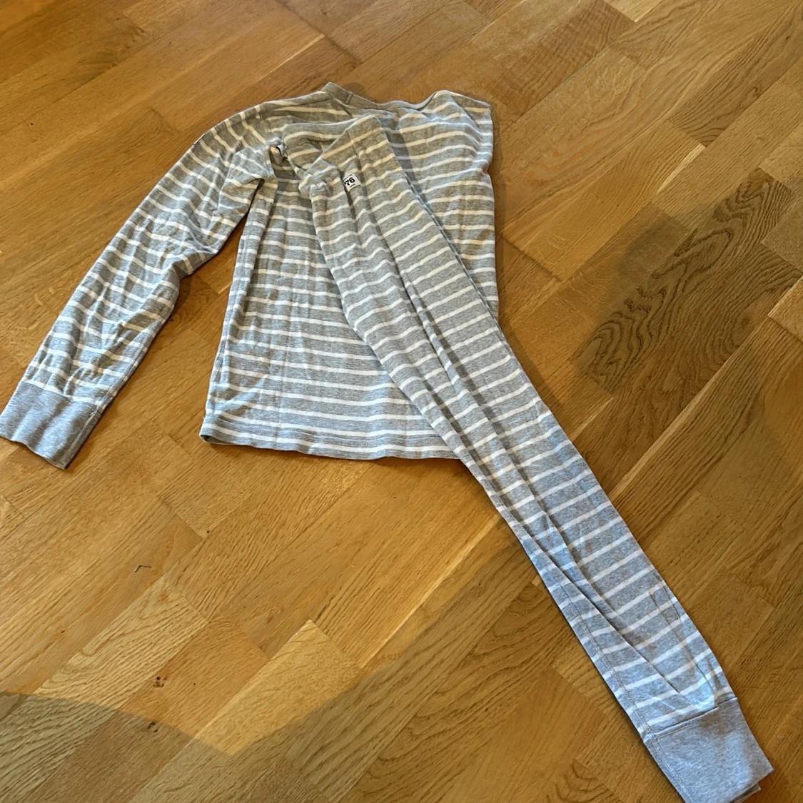 Grå- och vitrandiga långkalsonger från Polarn O. Pyret - 2