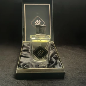 Nusuk Eau de Parfum herr - Nusuk Eau de parfym herr är en riktig fräsch parfym med uppfriskande doft den är 60ml och nästan helt full nypris är 500-700