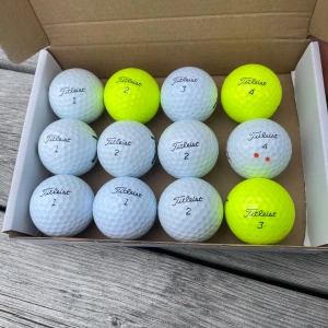 Titleist Golfbollar - Tolvpack återfunna Titleist Tour soft (17-25). Dessa går i våran förstahandsortering och är så bra som nya men till ett mycket bättre pris. Nypris 449 vårt pris 199.
