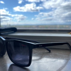 Hugo Boss Solglasögon - Fina solglasögon med märke Hugo boss