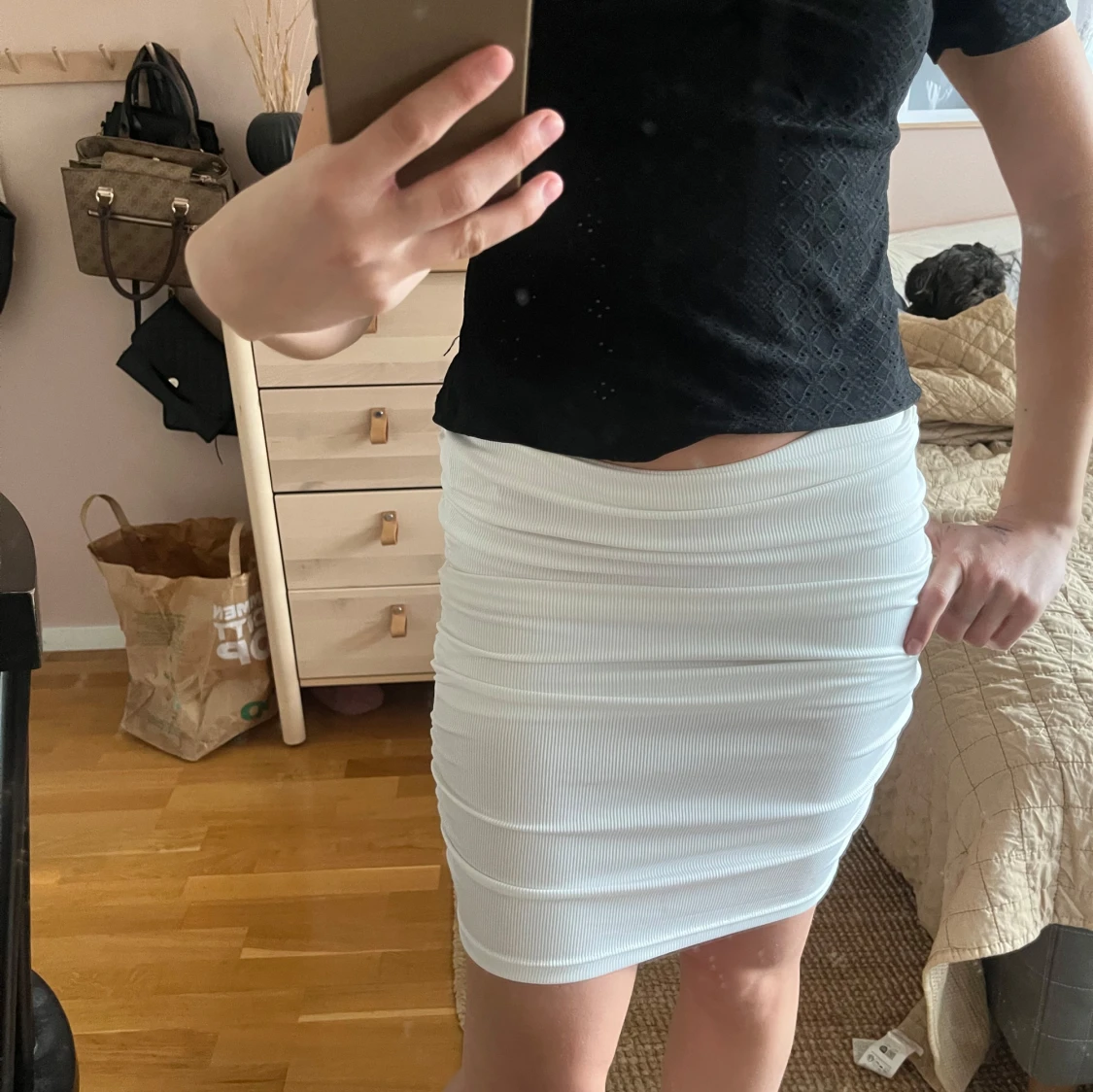 Vit ribbad kortkjol  - 1