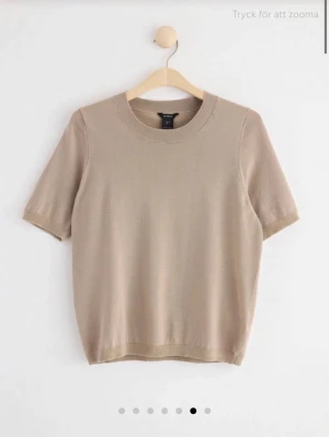 Stickad t-shirt - Säljer min svarta stickadw t-shirt från Lindex! Bra skick och fri frakt❤️