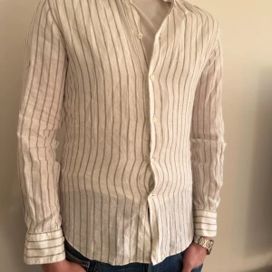 These glory days skjorta  - En linne skjorta från These glory days! Linne tyg! Använd 3 gånger😊