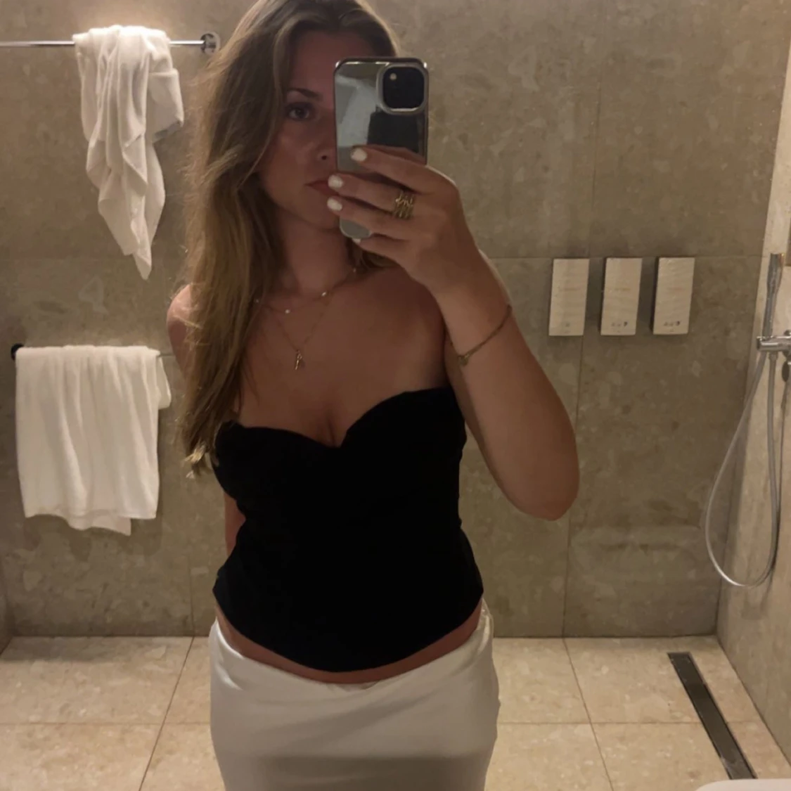 Svart axelbandslös korsett-topp - 1