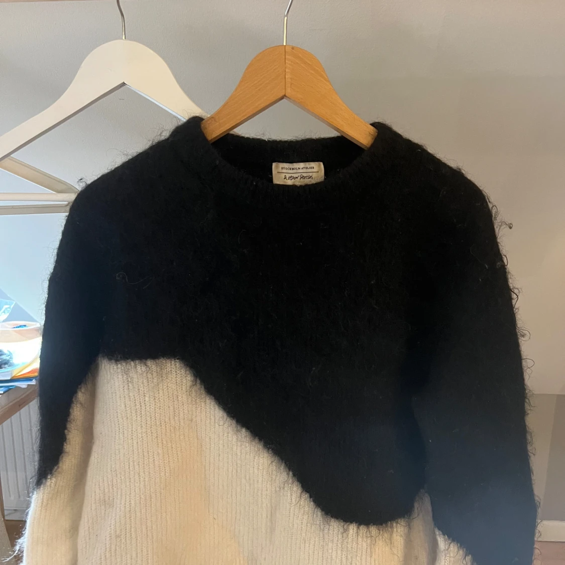Svart och vit stickad tröja & Other Stories - 2