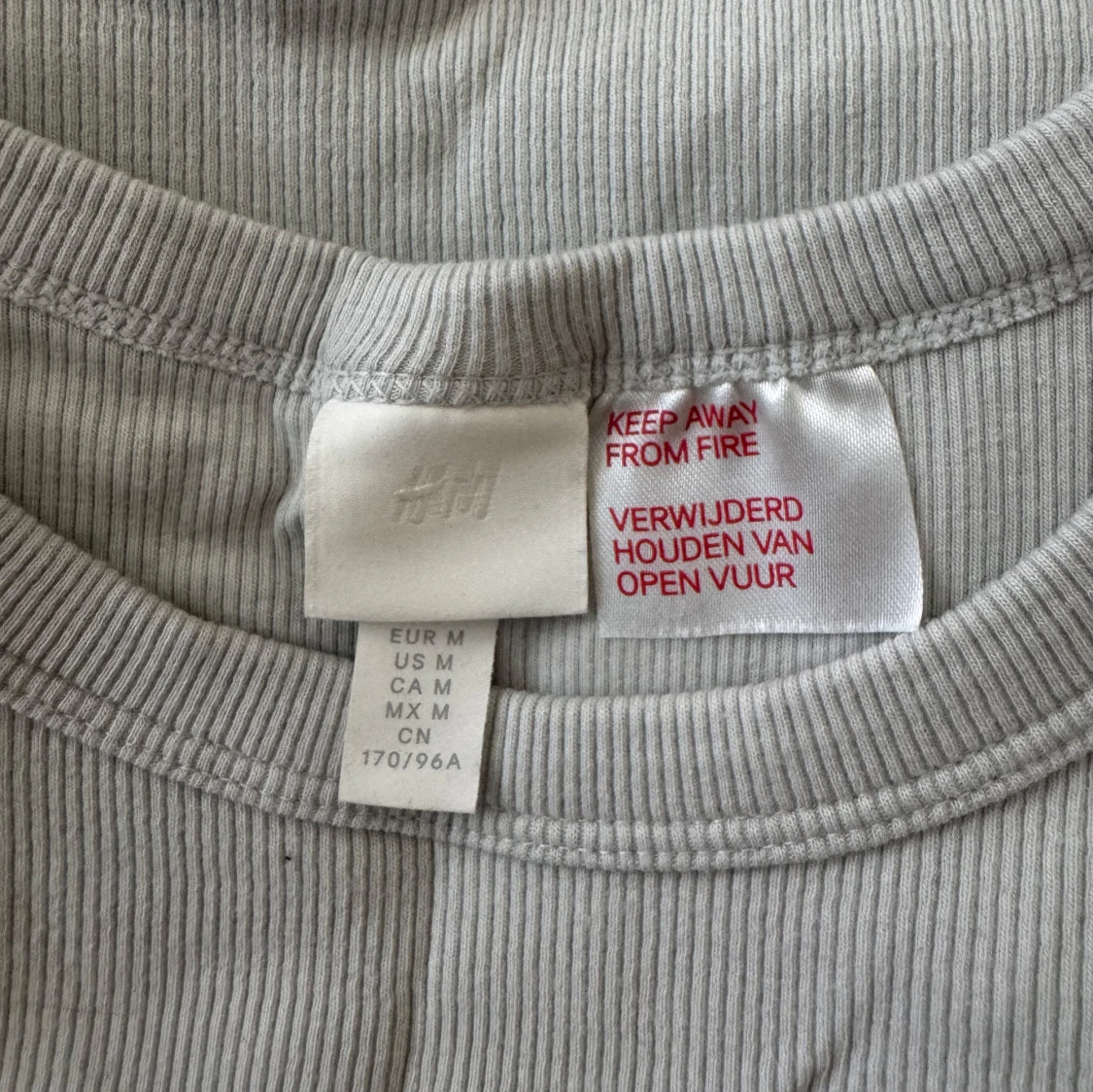 Grå ribbad linnetopp från H&M - 2