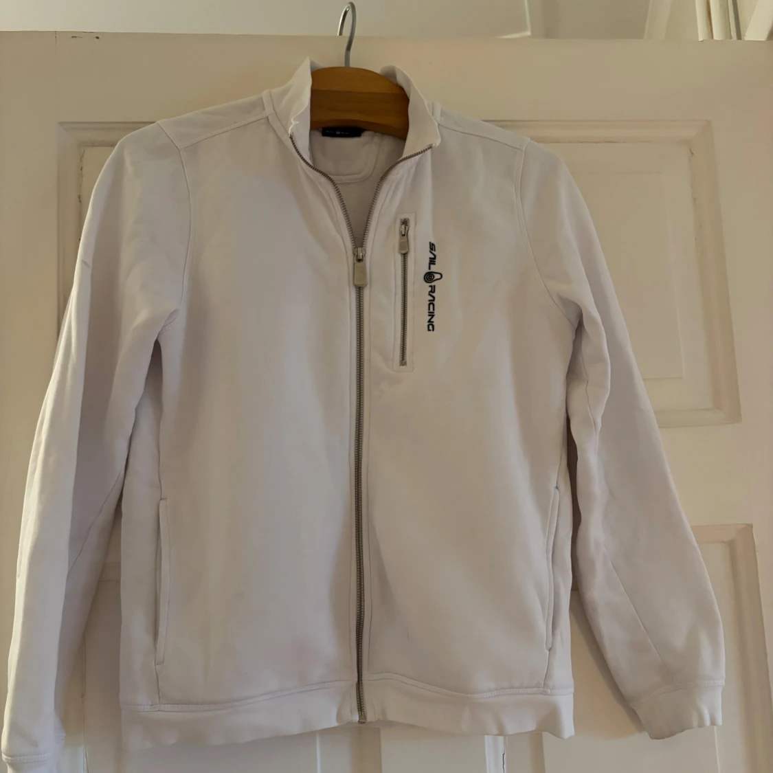 Vit tröja från Sail Racing