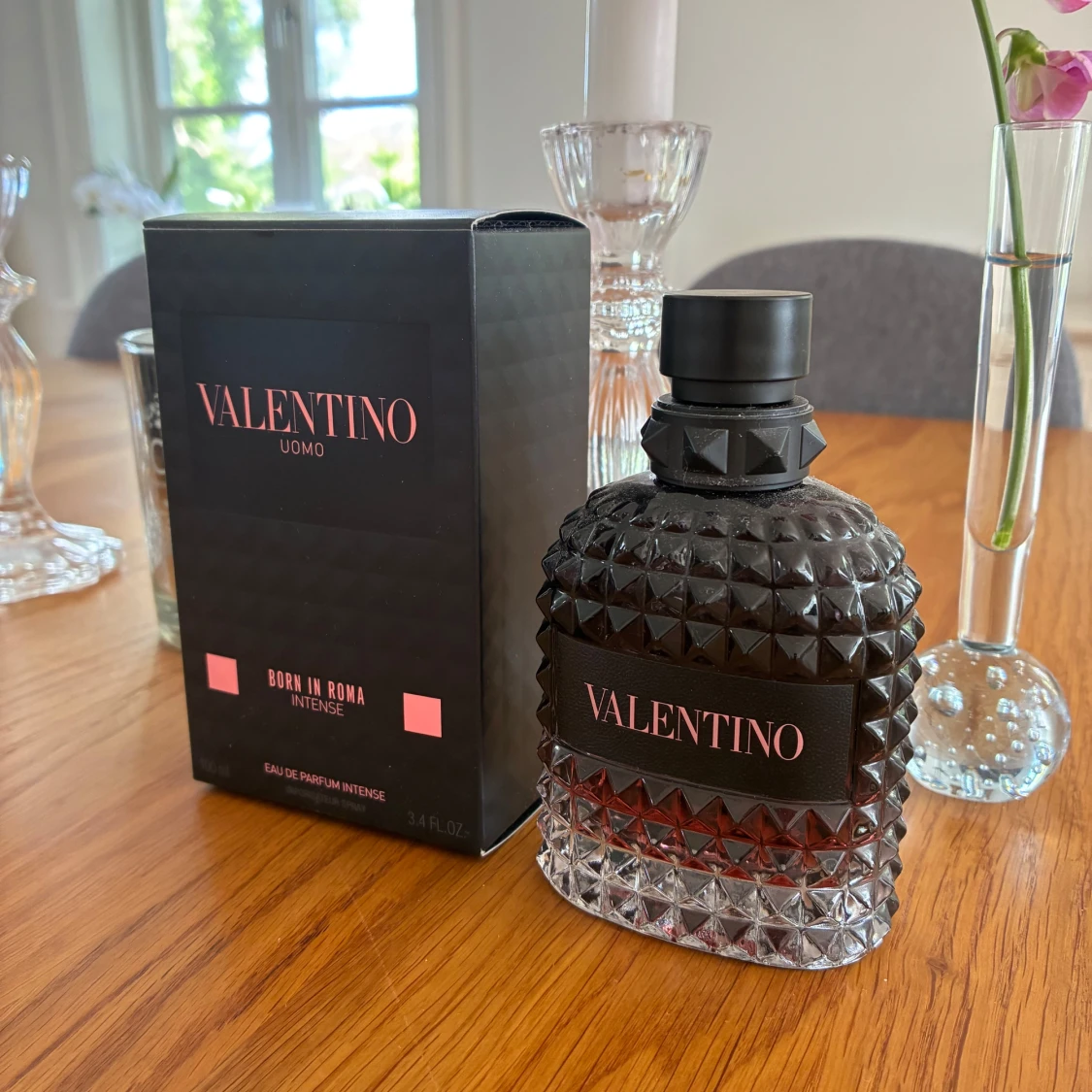 Valentino Uomo Born In Roma Intense samples - 2