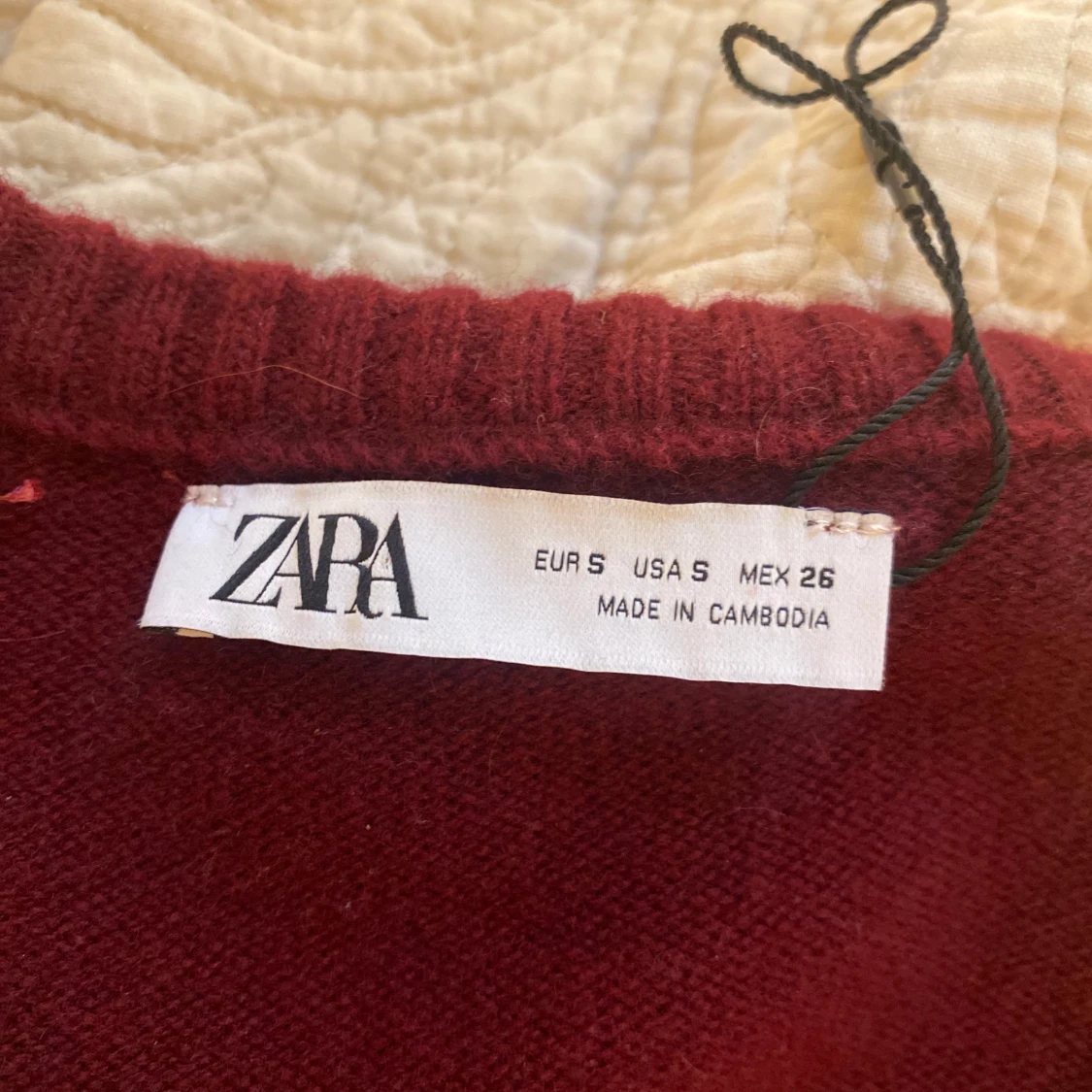 Vinröd stickad tröja - 1