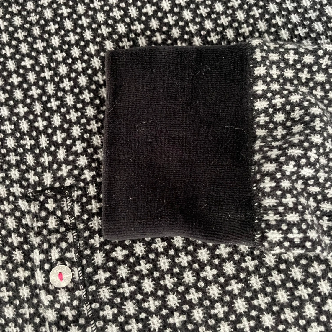 Svartvit mönstrad tröja från Victoria Secret - 3