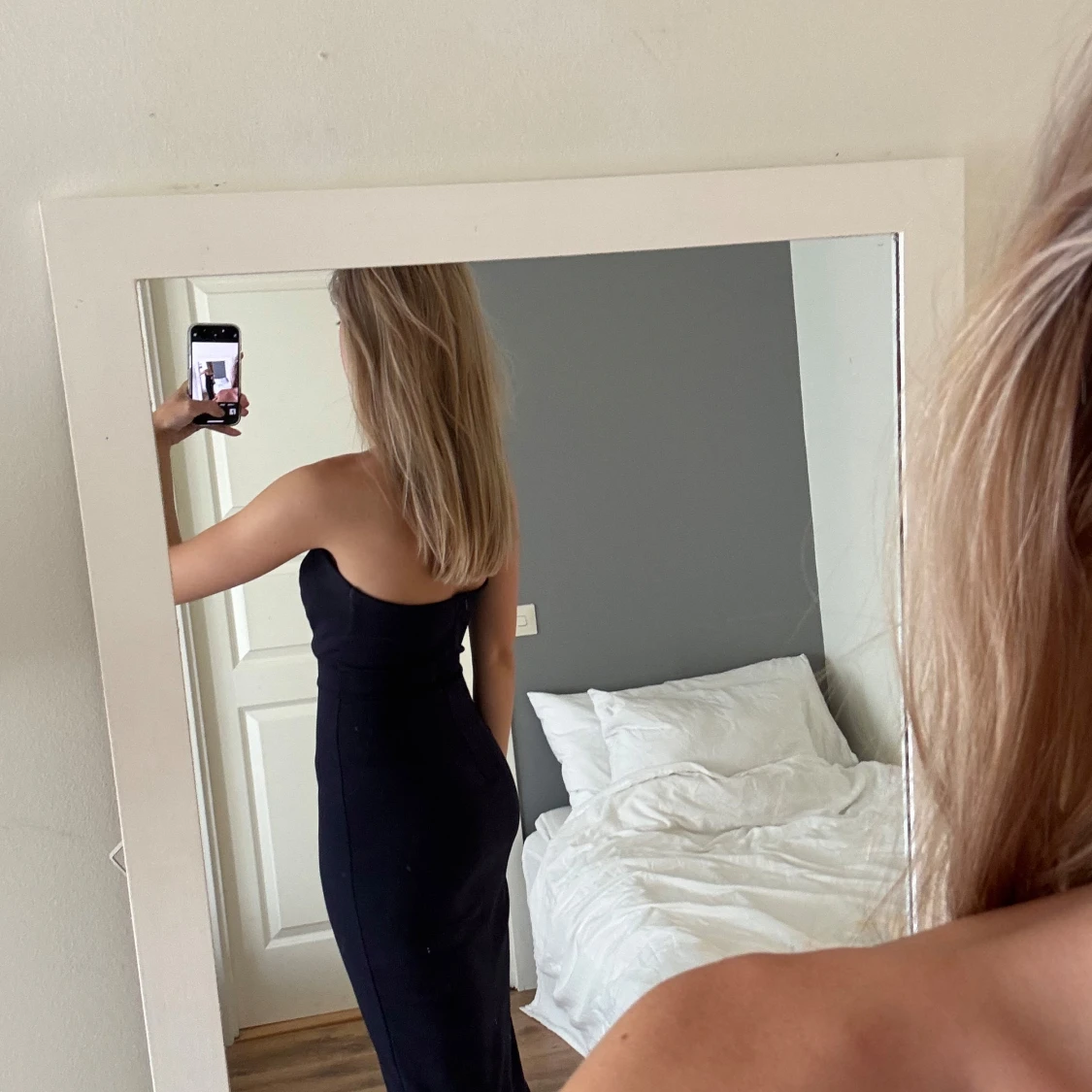 Marinblå axelbandslös långklänning - 4