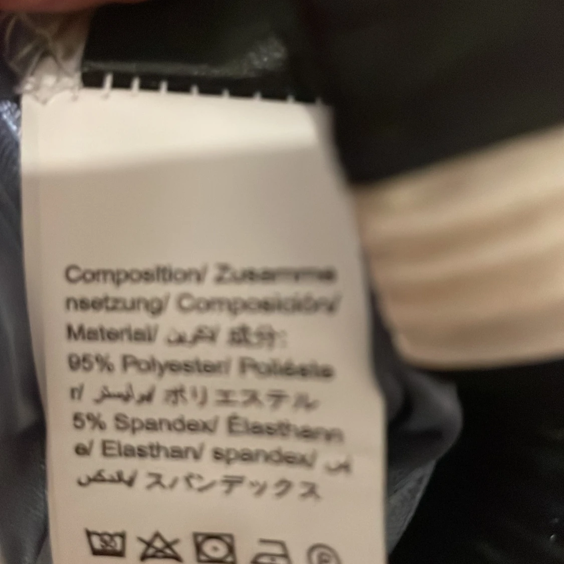 Plisserad svartvit långkjol - 3