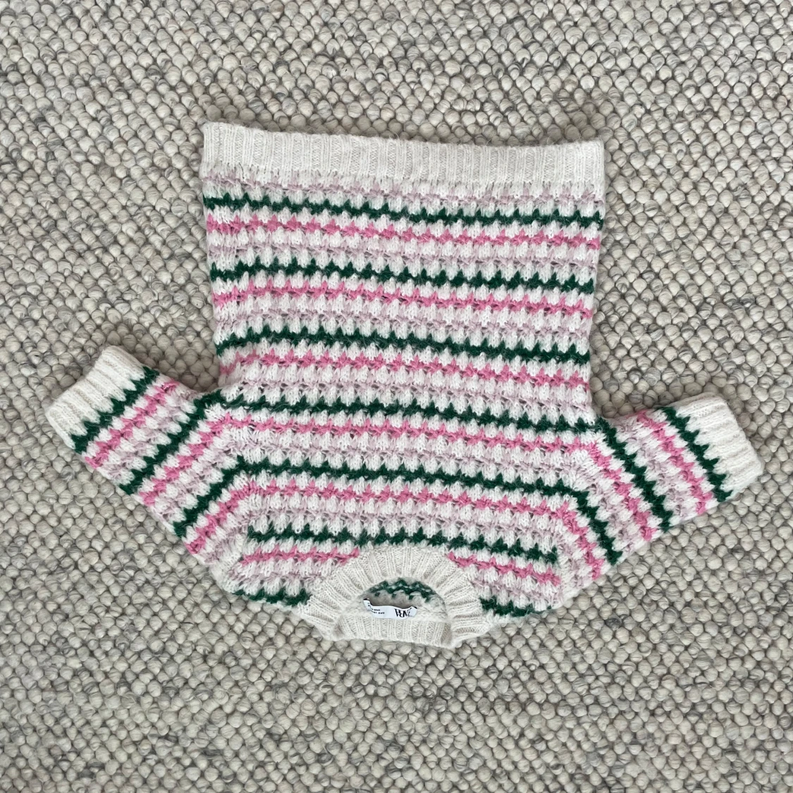 Randig stickad tröja - 1