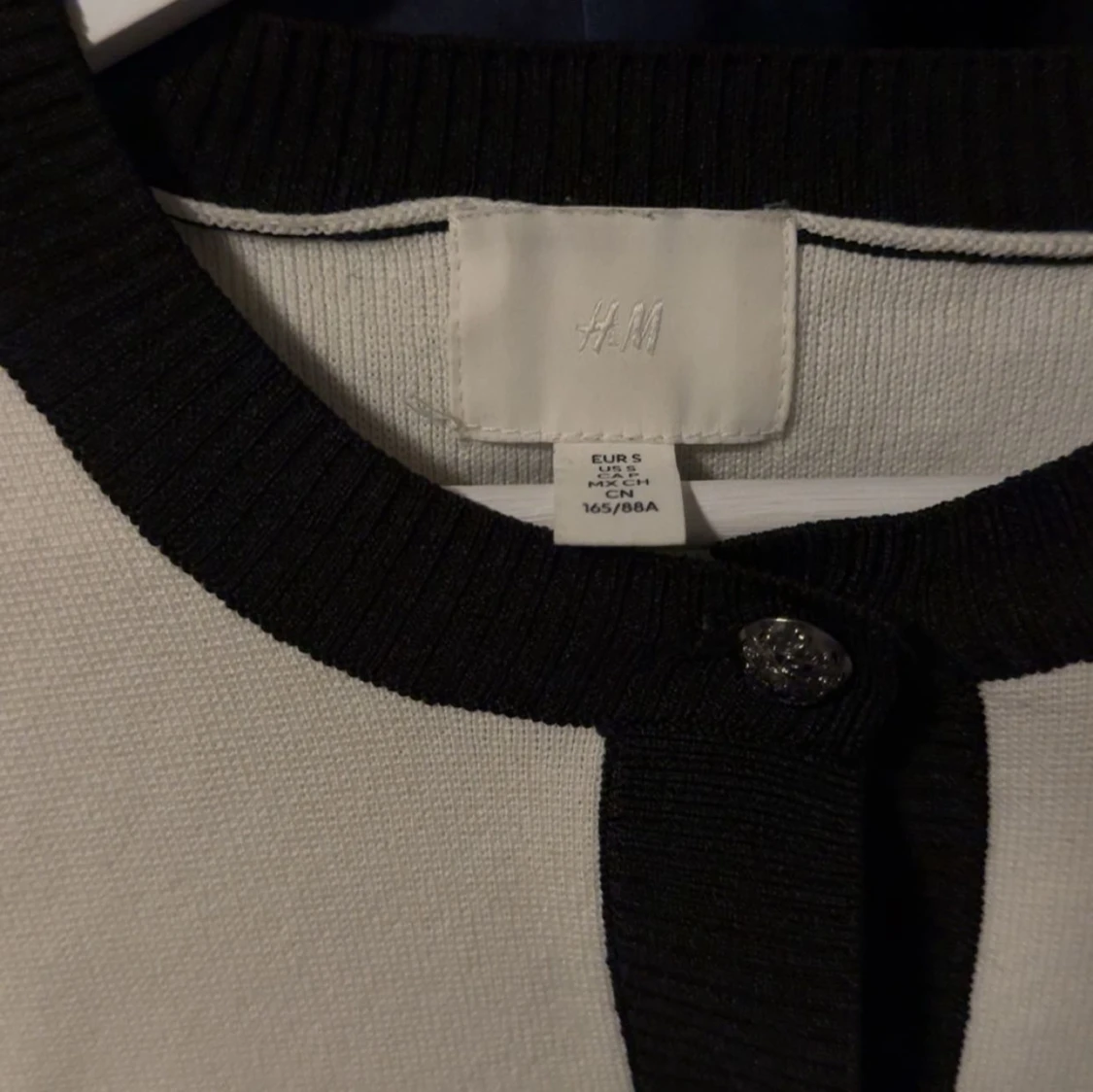 Vit och svart kofta från H&M - 2