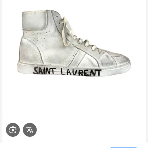 Söker Saint Laurent high top Joe sneaker - Söker dessa storlek 44/45, helst i läder enbart.  Är villig att göra byten, +pengar. I pengar 1700, i byte 2200