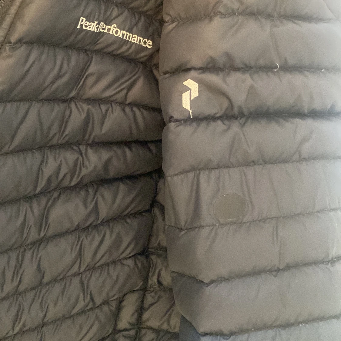 Svart dunjacka Peak Performance 170 - 2