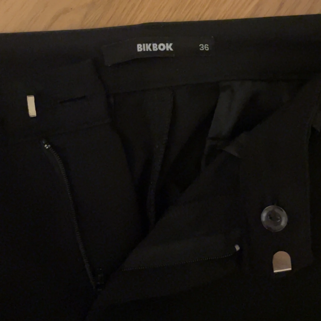 Svarta lowwaist kostymbyxor - 2