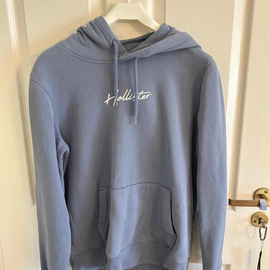 Blå hoodie från Hollister