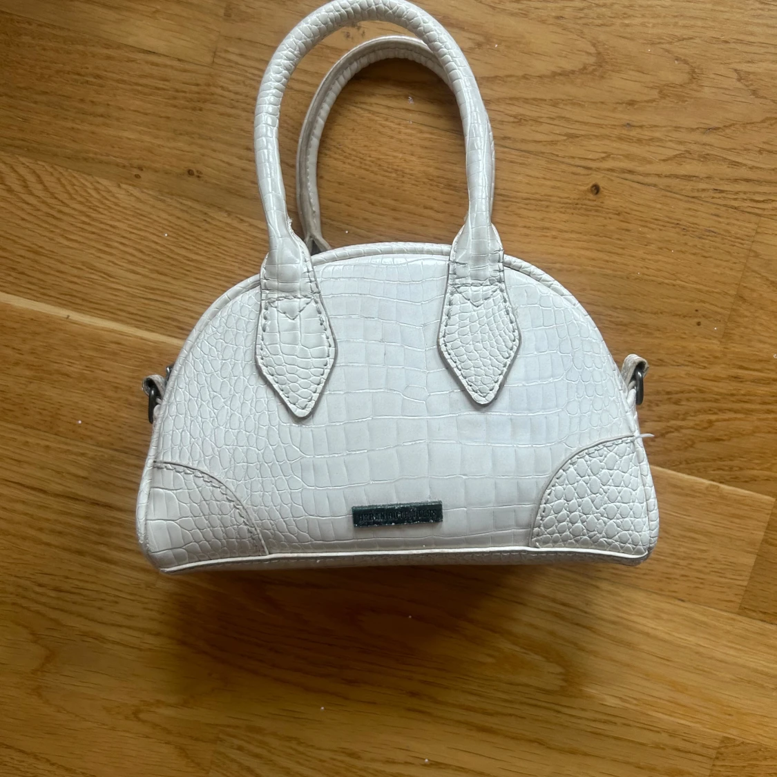 Vit handväska