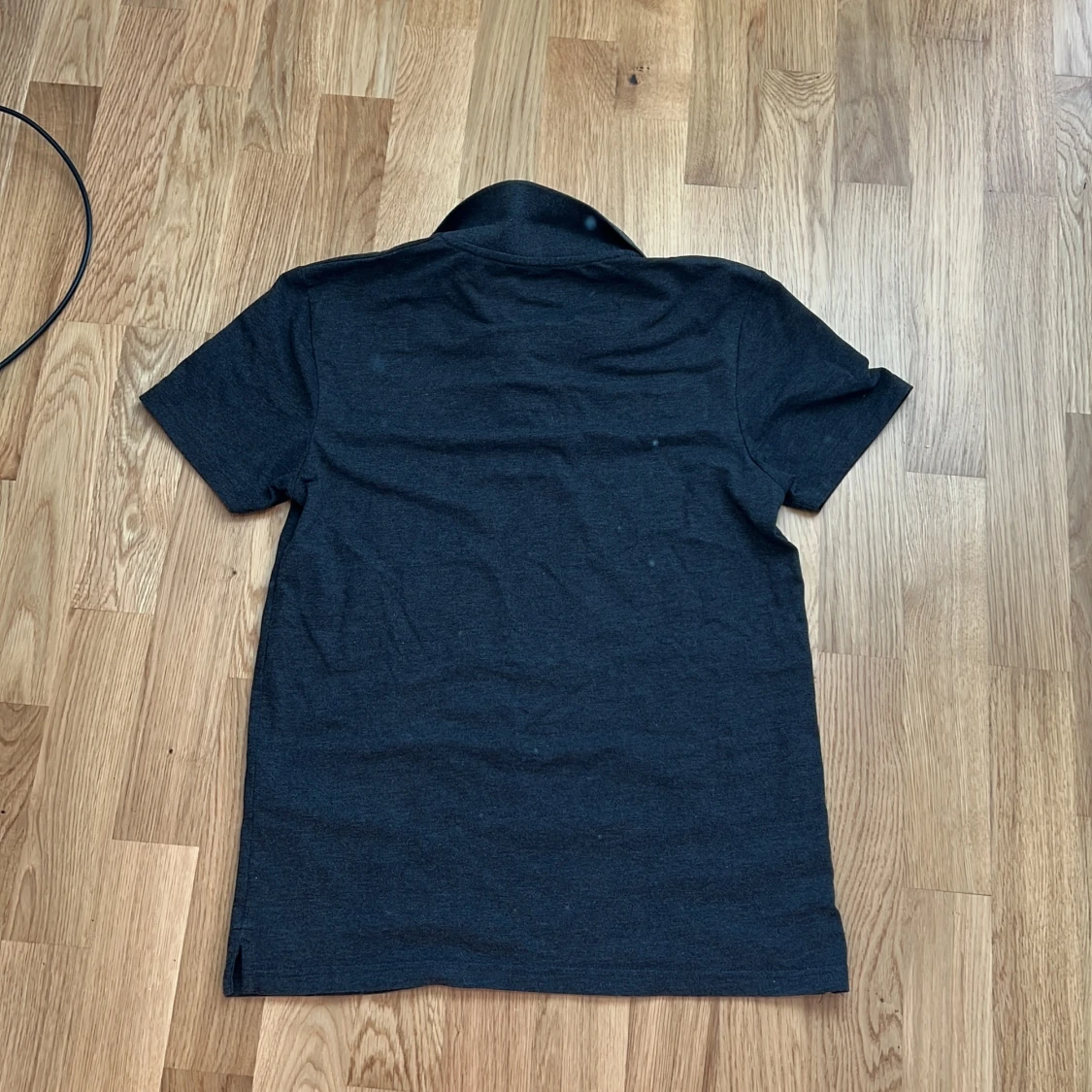 Mörkgrå piké från Lyle & Scott - 2