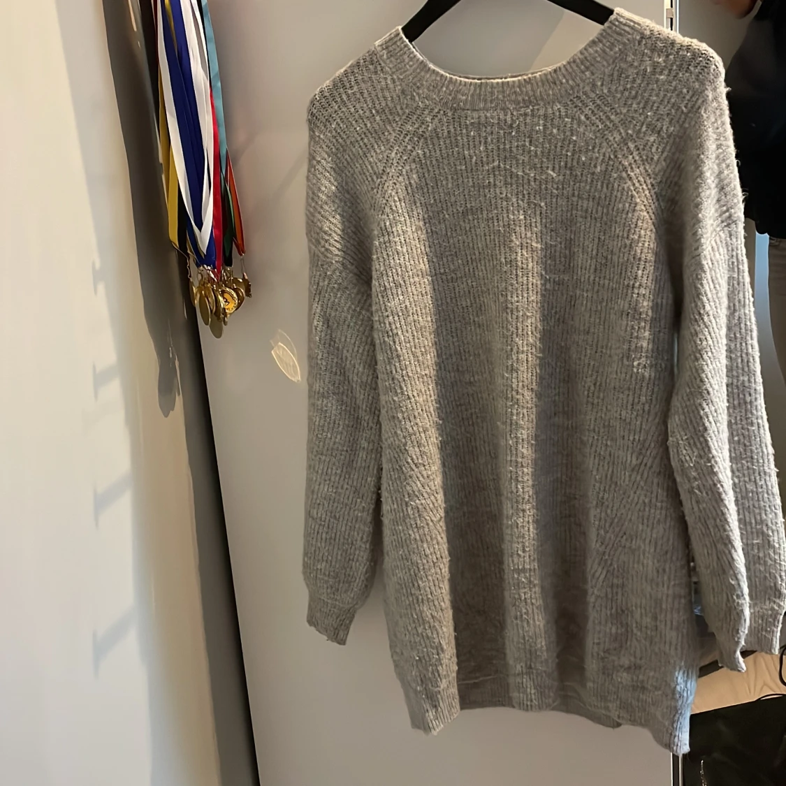 Grå stickad tröja från KappAhl - 1