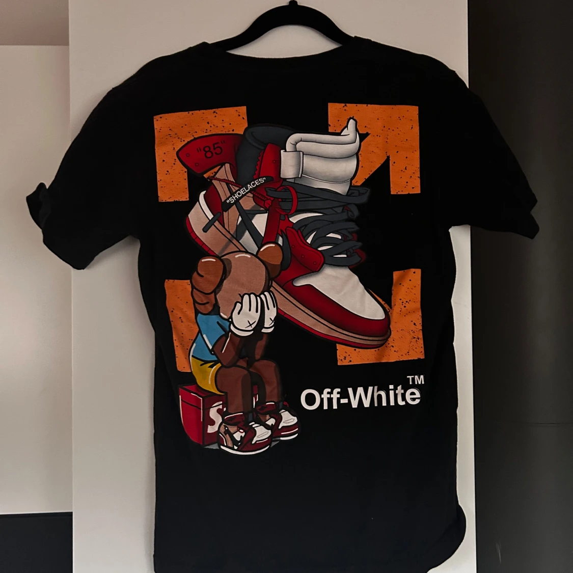 Svart Off-White t-shirt med tryck - 1