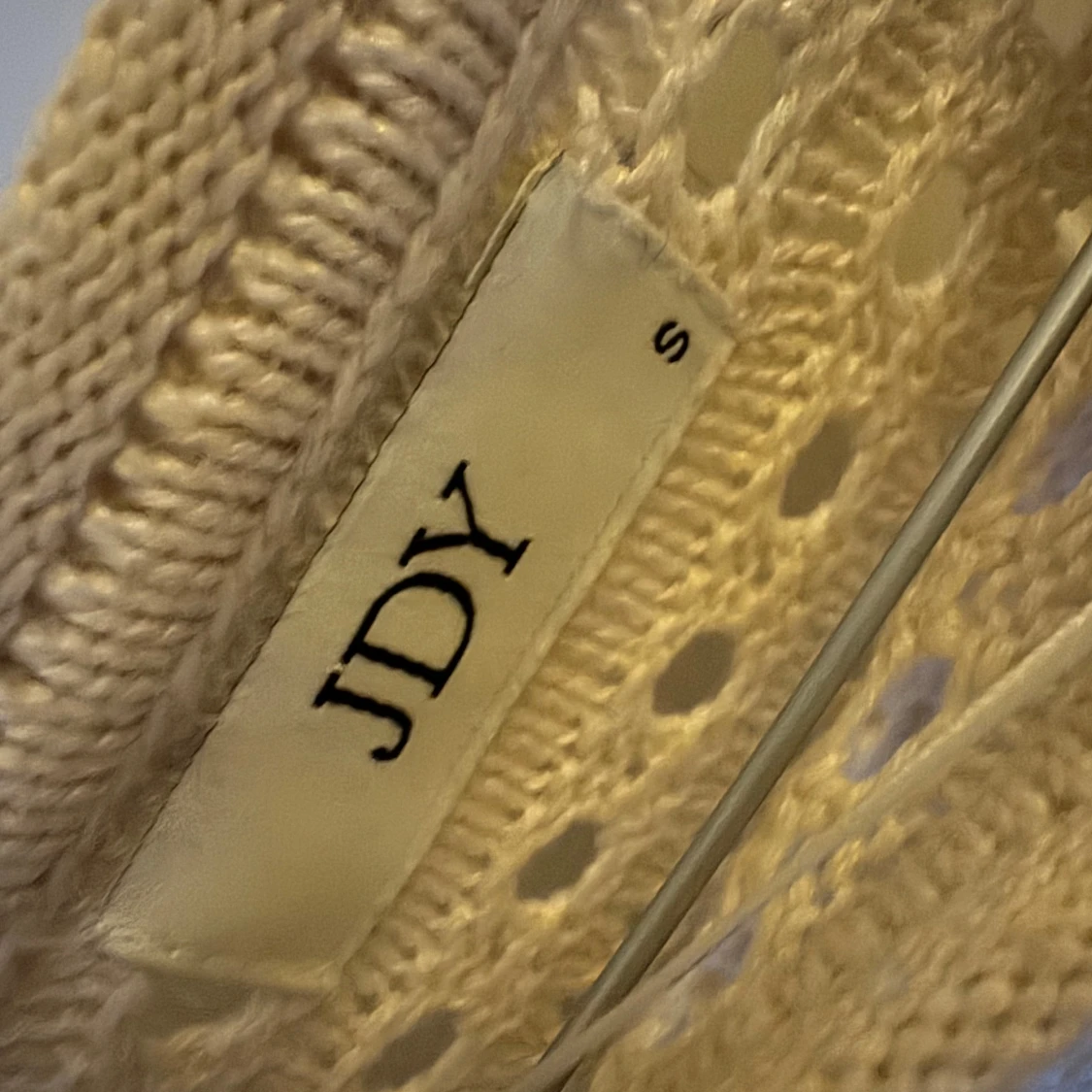 Beige stickad tröja JDY med hålmönster - 1